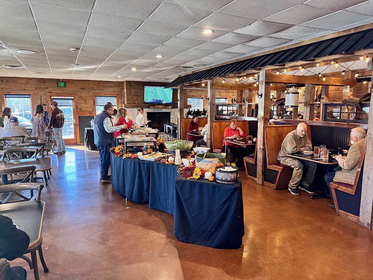 Buffet food