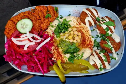 Fatima's – Middle Eastern food